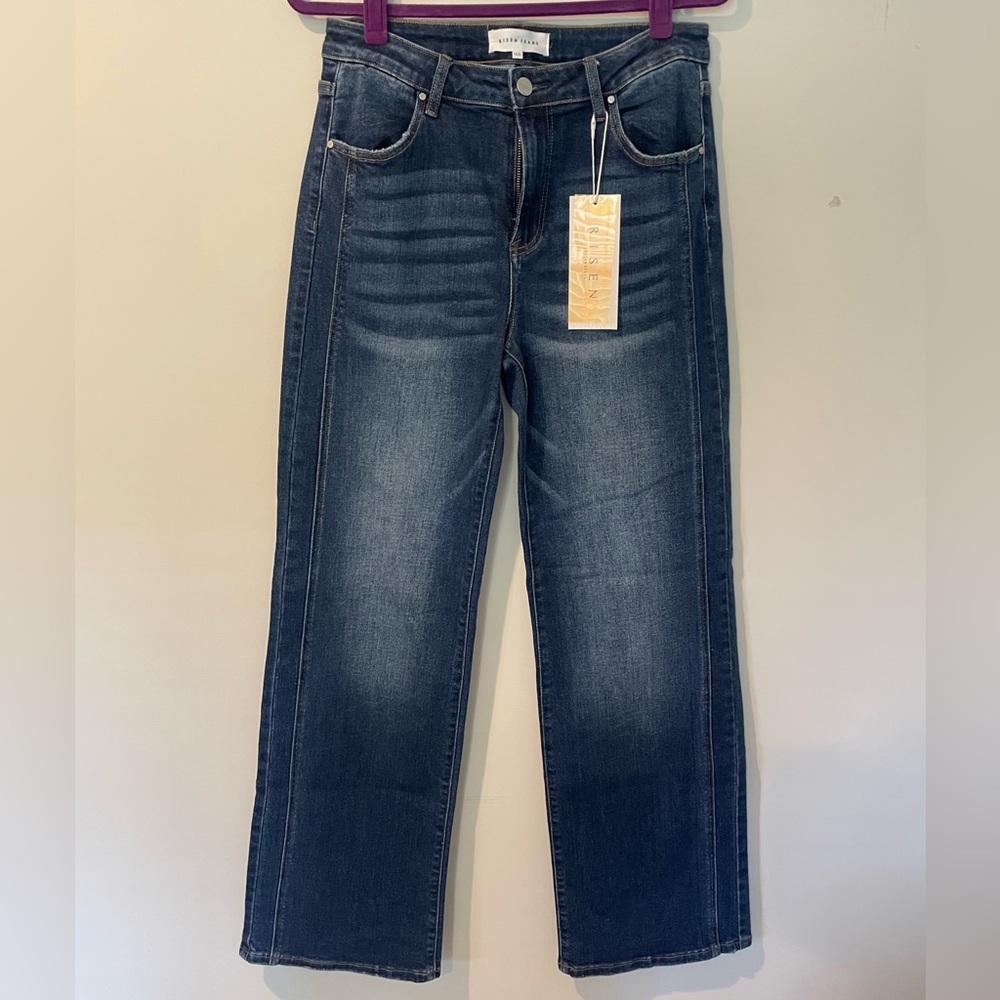 Women's Risen Distressed straight leg Jeans